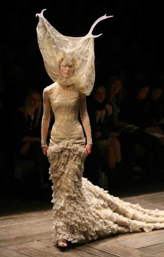 alexander-mcqueen-runway-2